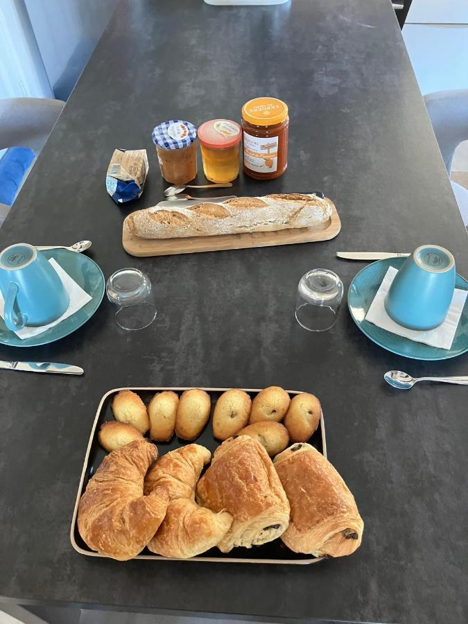 Chambre Avec Petit-Dejeuner En Provence Luberon La Tour-dʼAigues Buitenkant foto