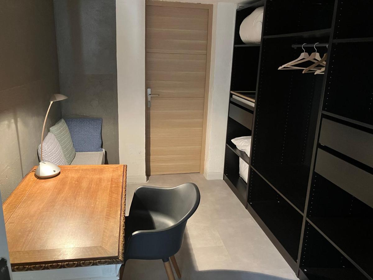 Chambre Avec Petit-Dejeuner En Provence Luberon La Tour-dʼAigues Buitenkant foto